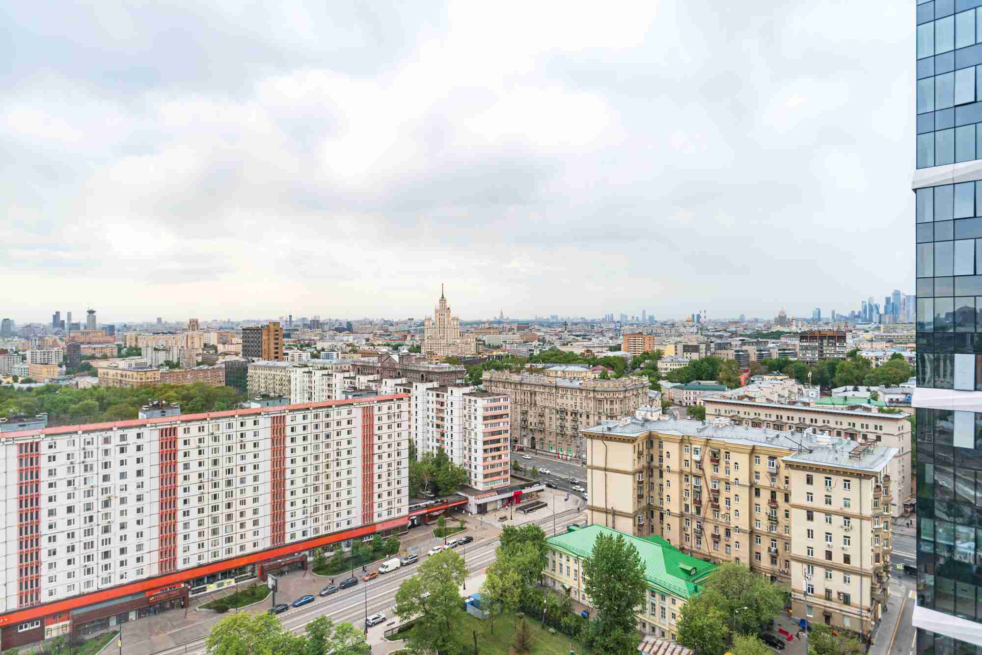 surroundings-photo-kinds "Апартмани # 305 Клубска кућа "Цхкалов" са погледом на Кремљ и Москва - град"