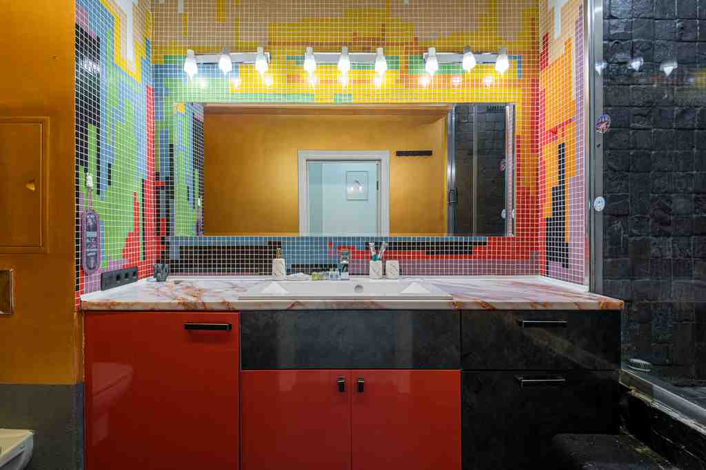 Interior photos "None"