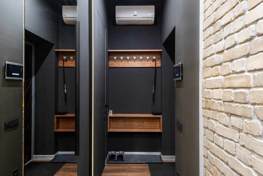 Interior photos "None"