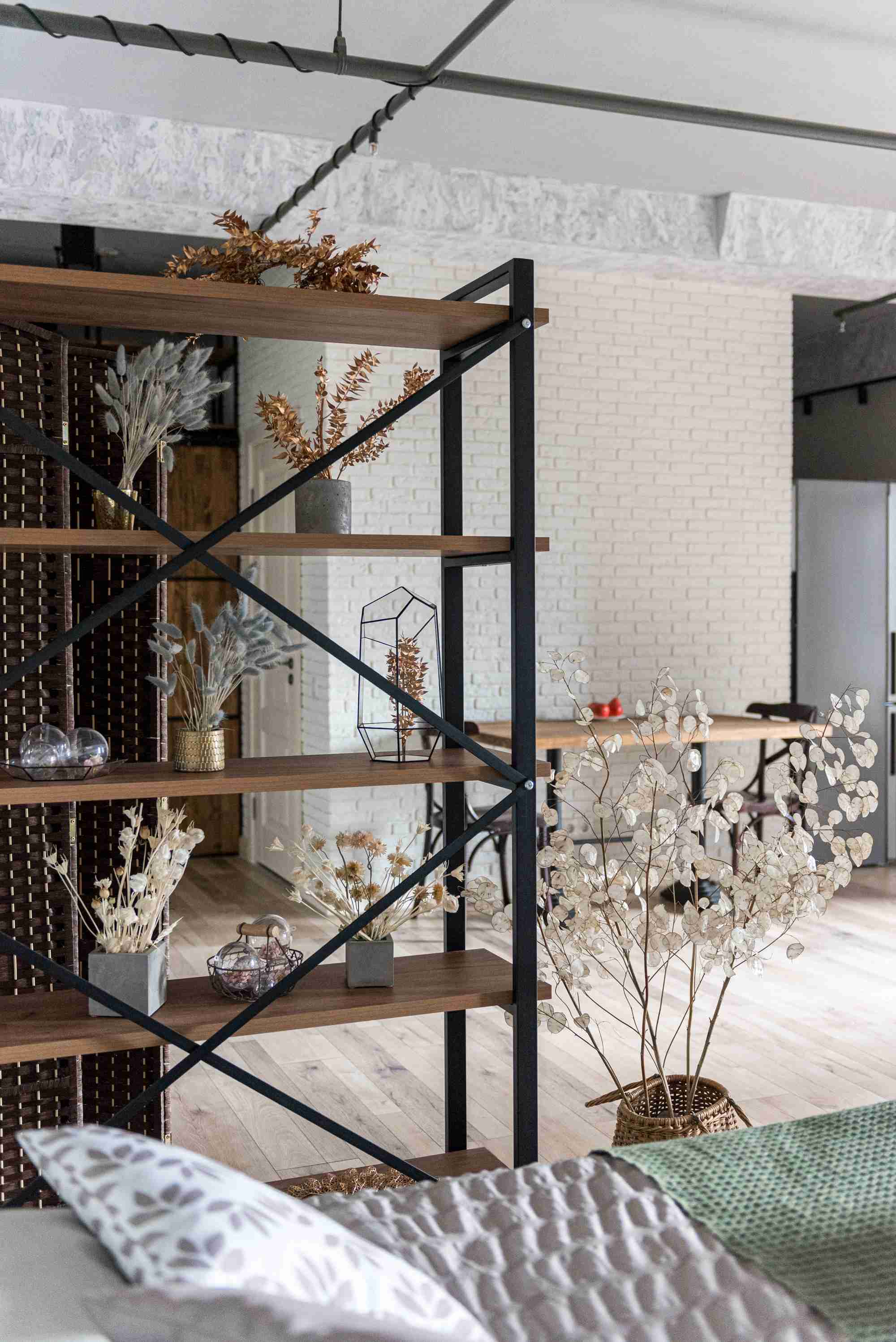 Interior photos "RE FORM apartments - spacious stylish loft near the subway"