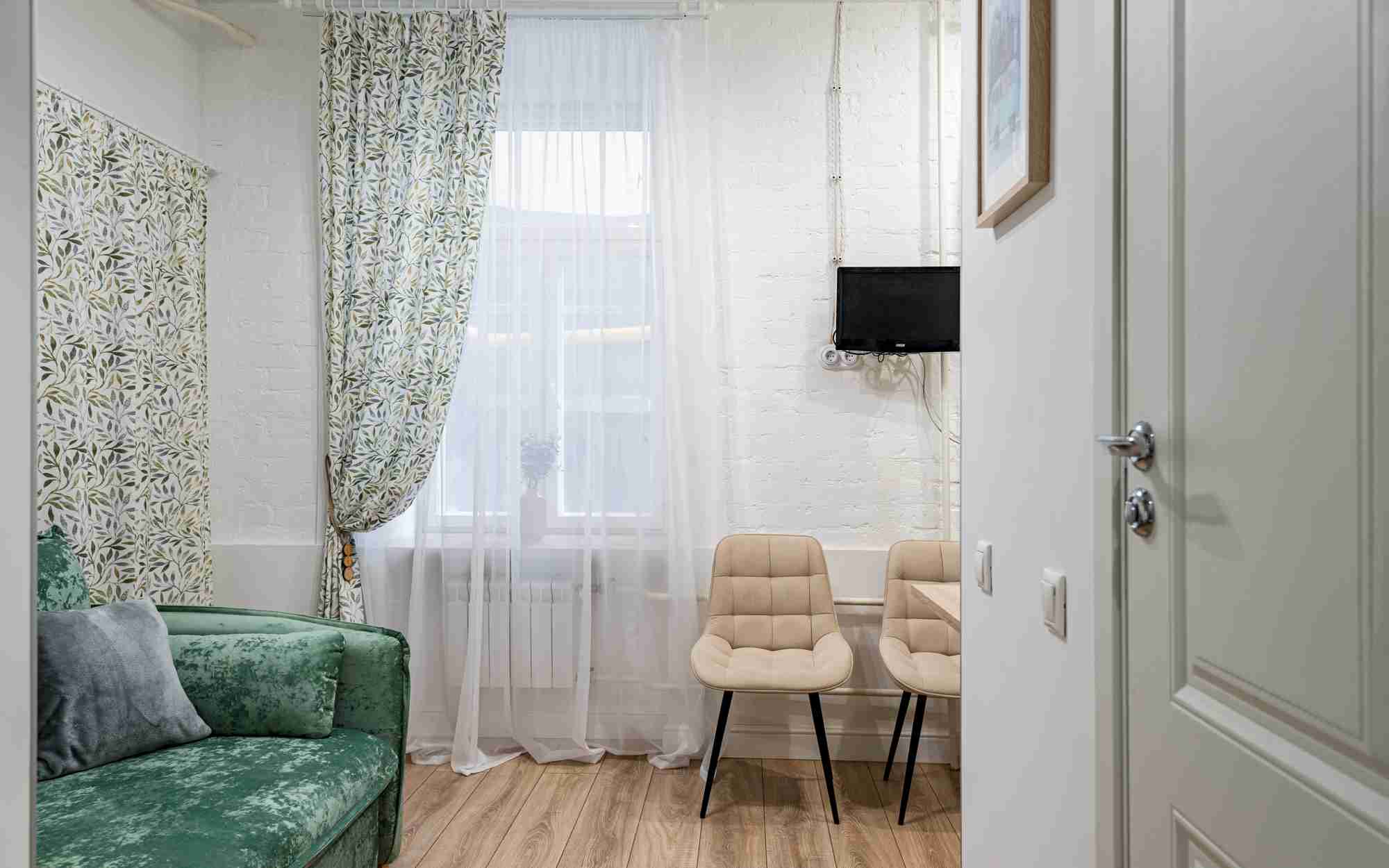inside-photo-kinds "الاستوديو مع الزخارف النباتية"