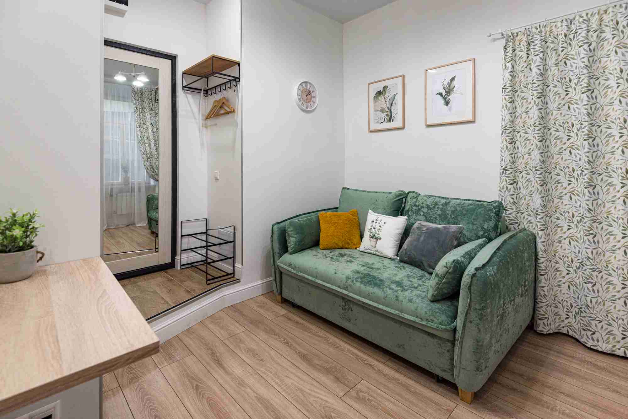 inside-photo-kinds "الاستوديو مع الزخارف النباتية"